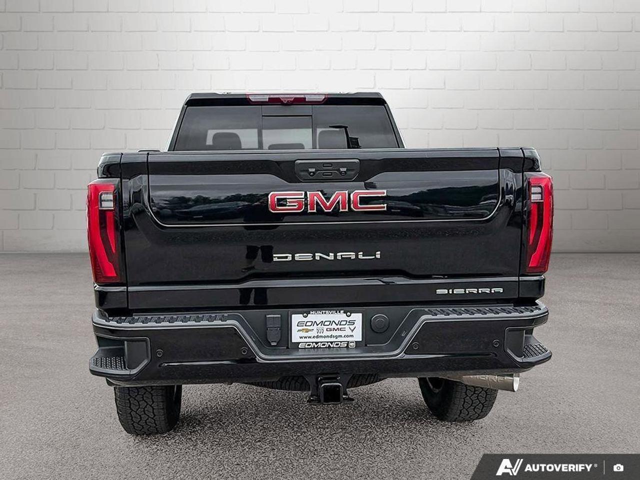 2024 GMC SIERRA 2500HD DenaliTrailer Brake Controller   Heated + Vented S Photo3