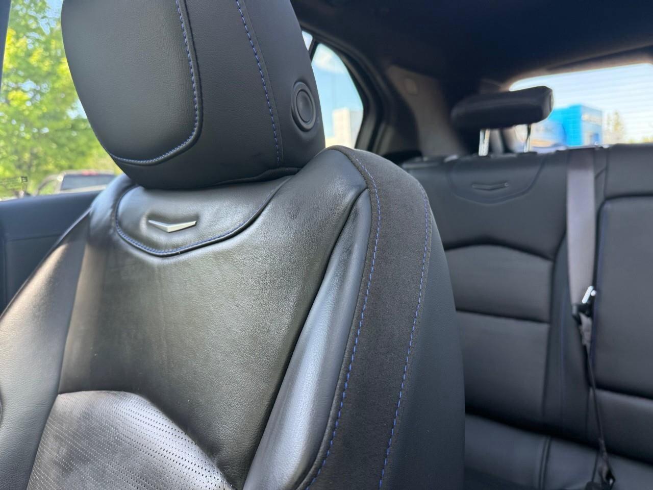 2024 Cadillac XT4 AWD Sport ALL WEATHER MATS. PANORAMIC SUNROOF. LEA Photo