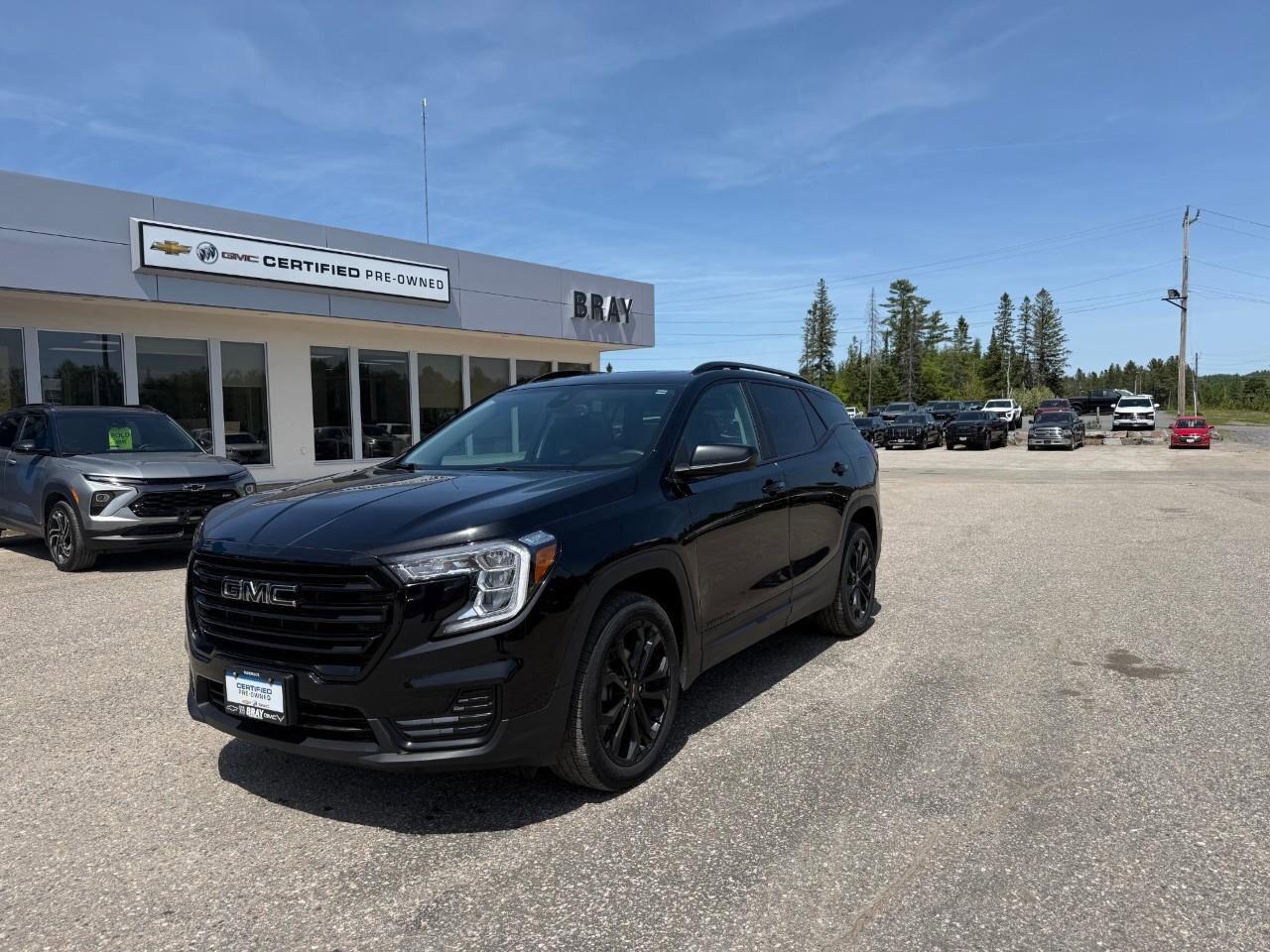 2022 GMC Terrain SLE LEASE RETURN. SUNROOF. ALL WEATHER MATS. LUGGA Photo