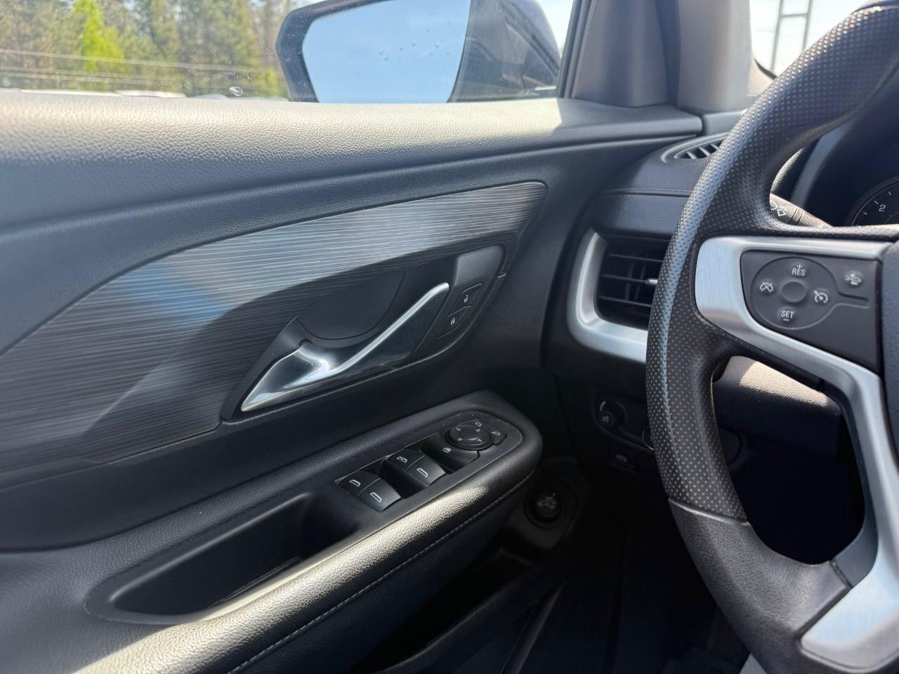 2022 GMC Terrain SLE LEASE RETURN. SUNROOF. ALL WEATHER MATS. LUGGA Photo
