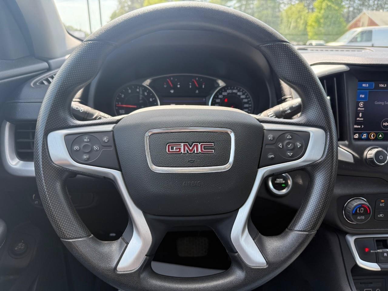 2022 GMC Terrain SLE LEASE RETURN. SUNROOF. ALL WEATHER MATS. LUGGA Photo
