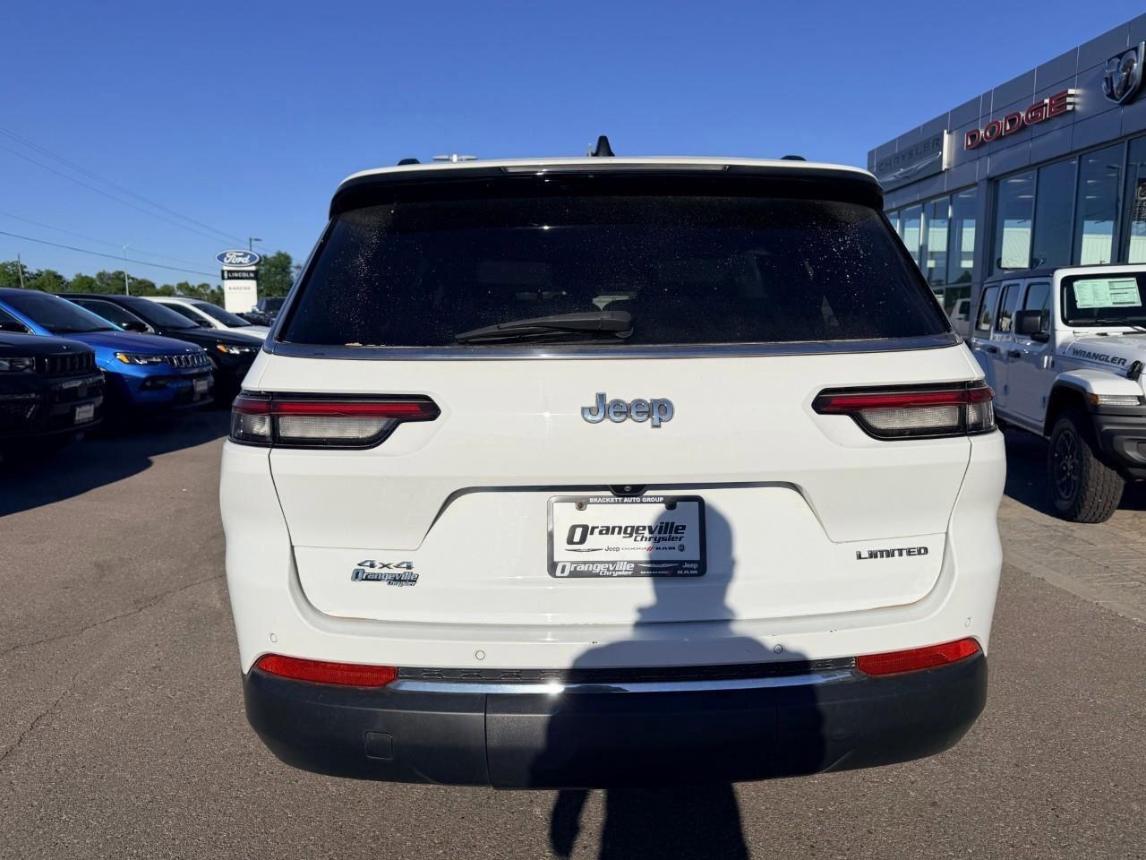 2023 Jeep Grand Cherokee L Limited 4x4 Photo