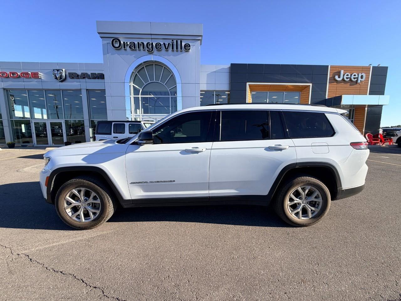 2023 Jeep Grand Cherokee L Limited 4x4 Photo2