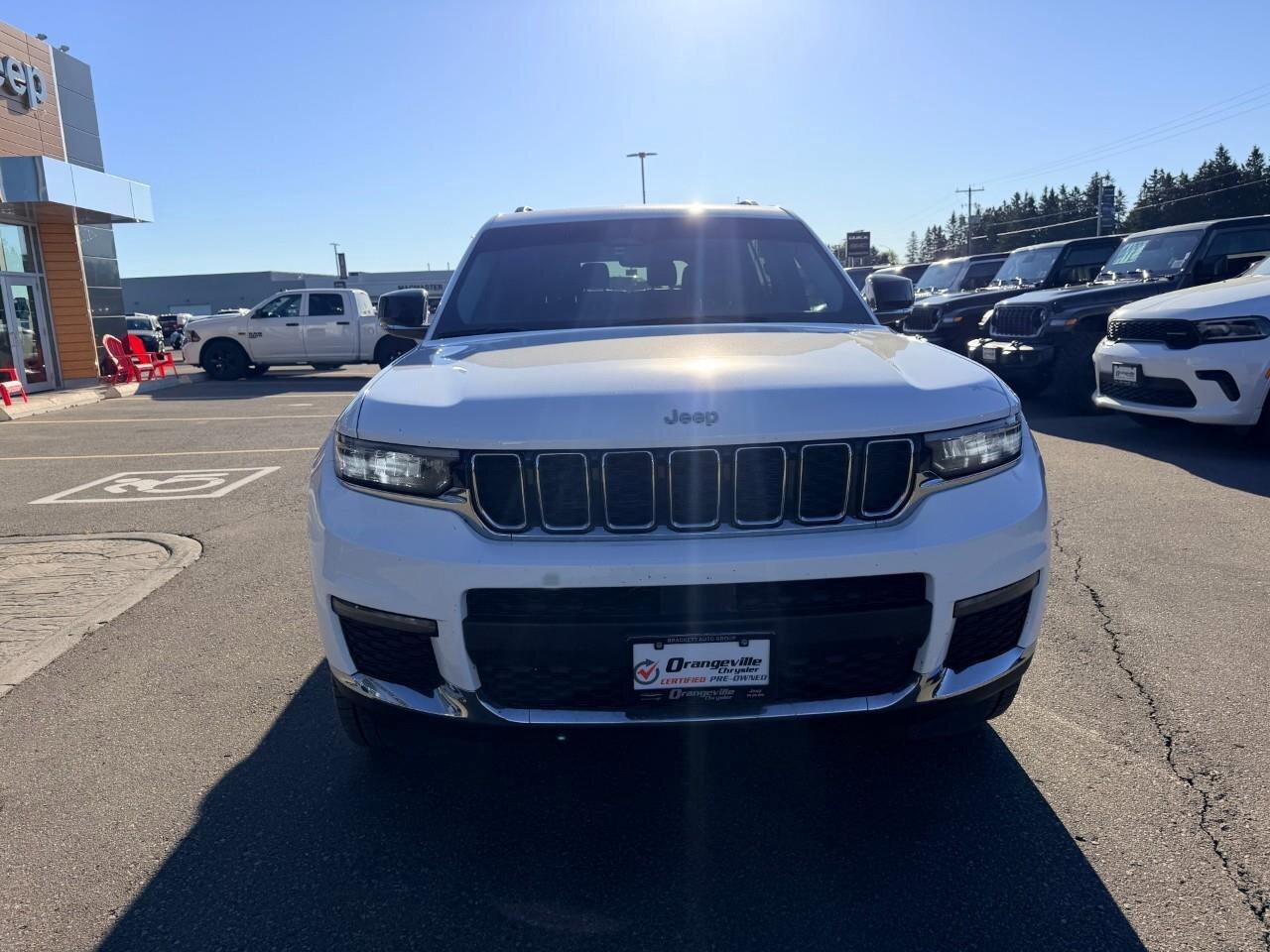 2023 Jeep Grand Cherokee L Limited 4x4 Photo