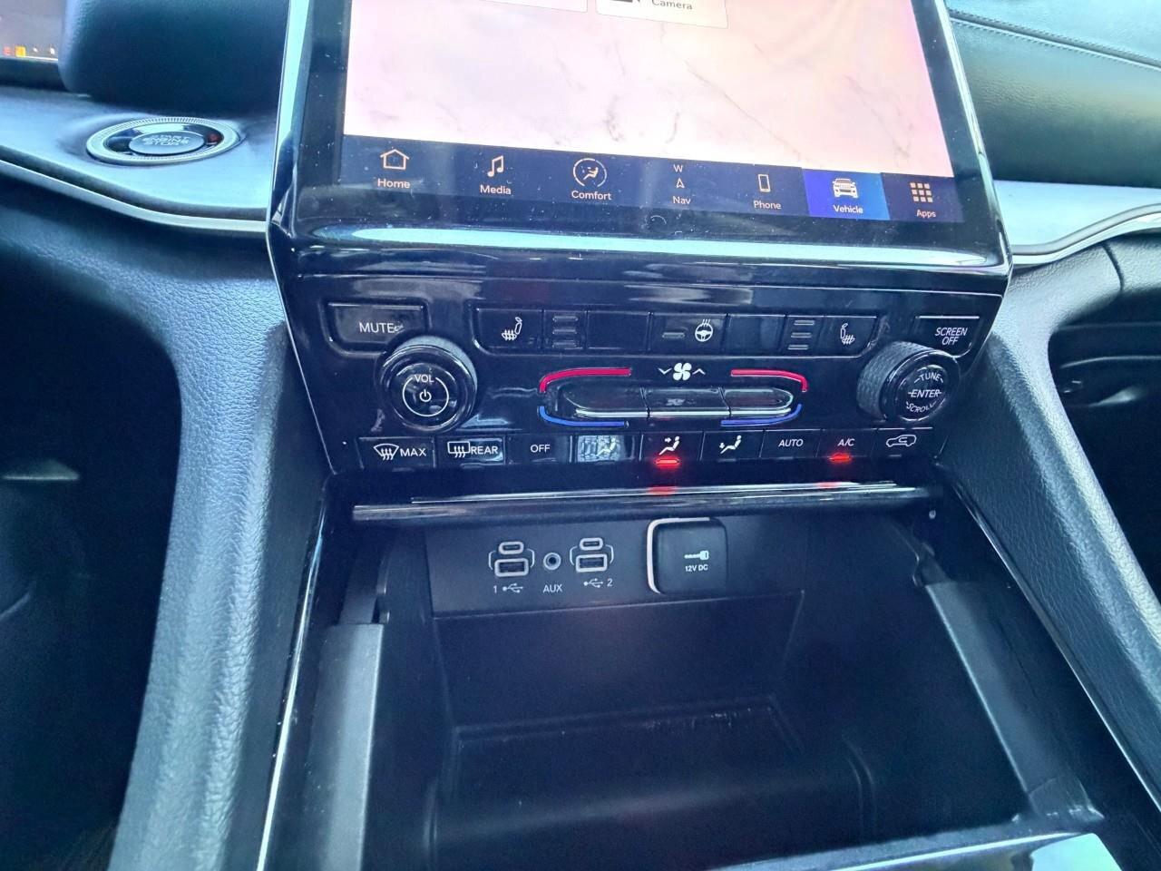 2023 Jeep Grand Cherokee L Limited 4x4 Photo