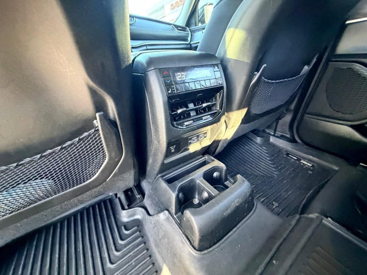 2023 Jeep Grand Cherokee L Limited 4x4 Photo