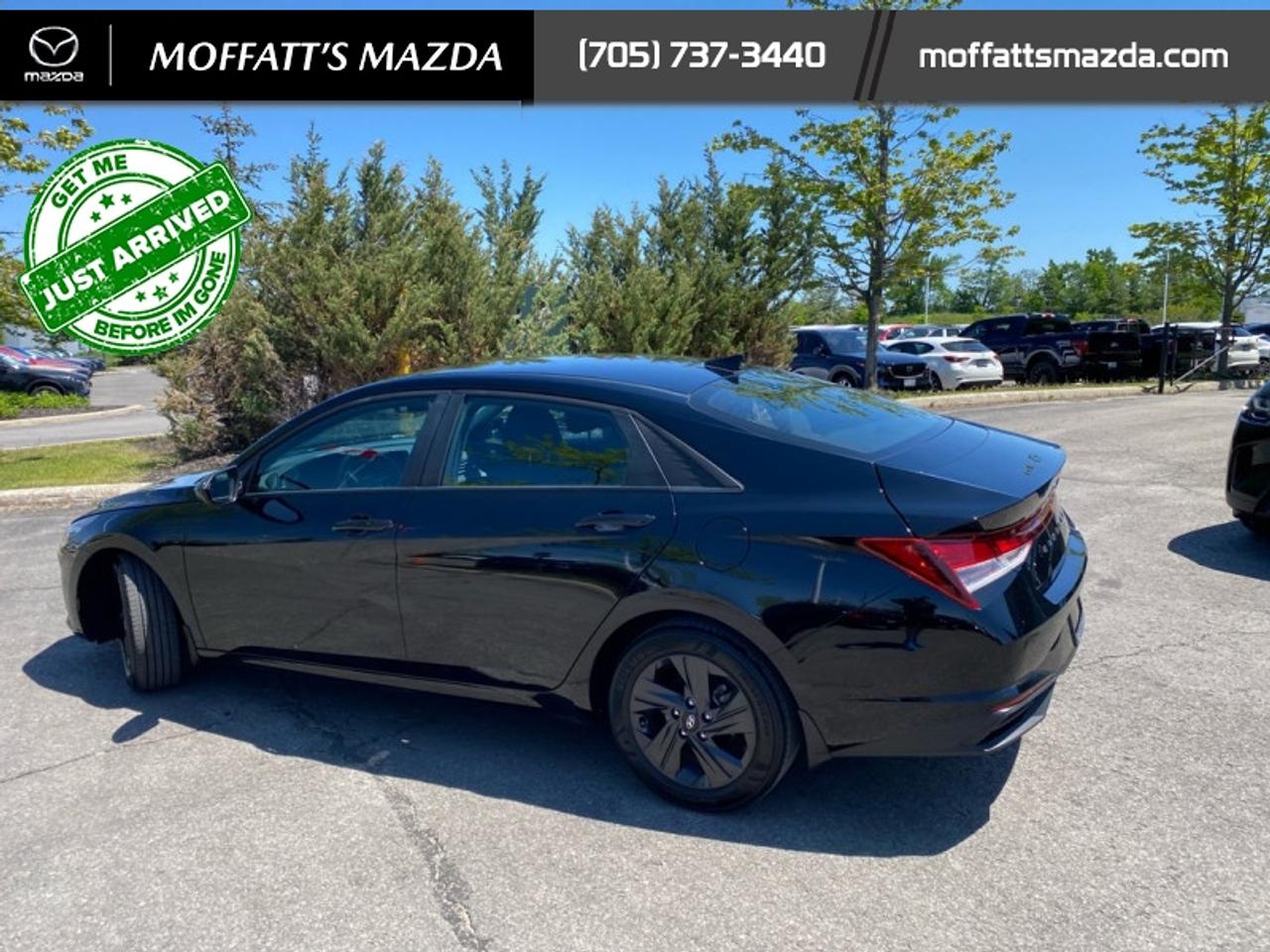 2022 Hyundai Elantra Preferred Photo3