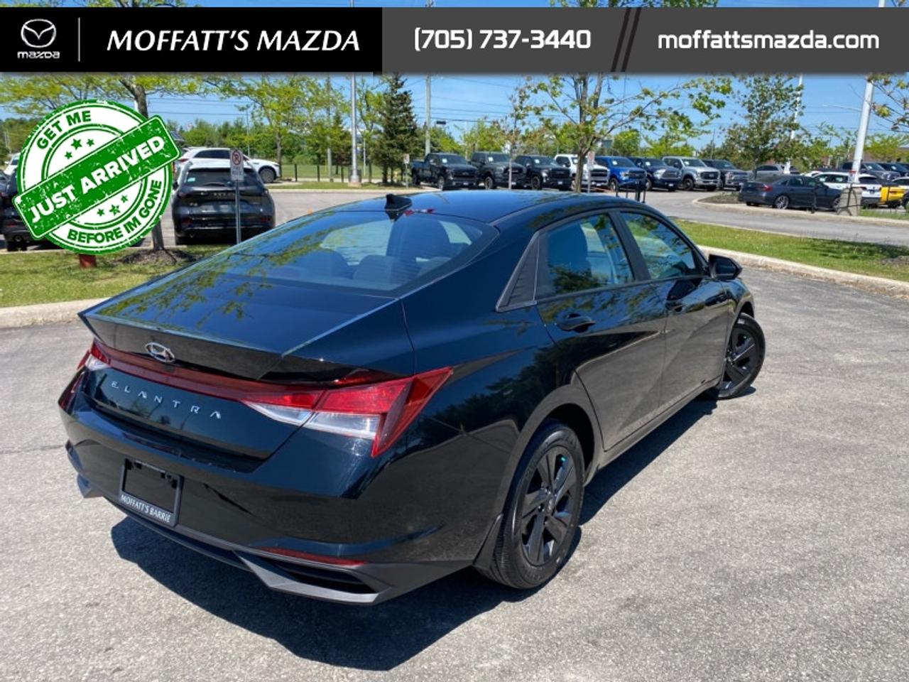 2022 Hyundai Elantra Preferred Photo