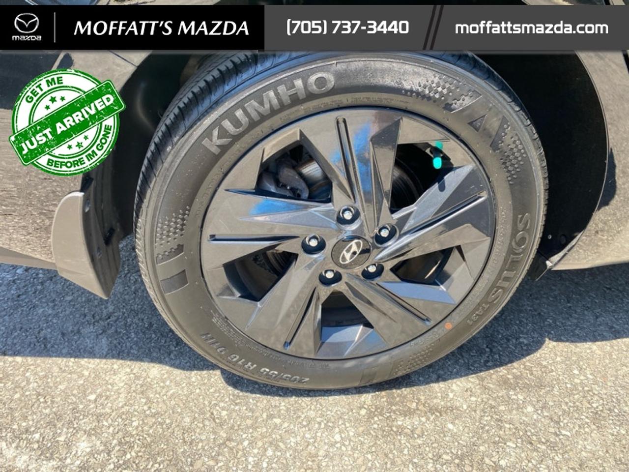 2022 Hyundai Elantra Preferred Photo