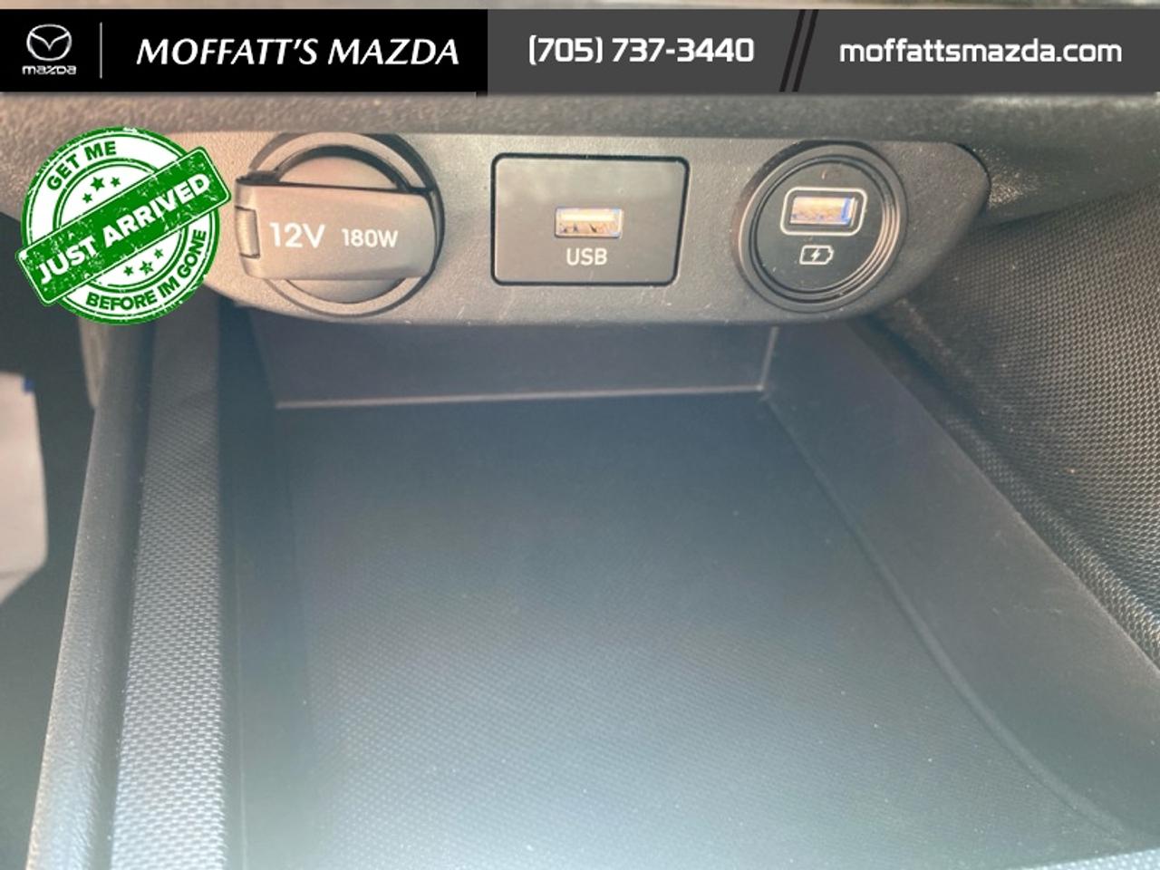 2022 Hyundai Elantra Preferred Photo