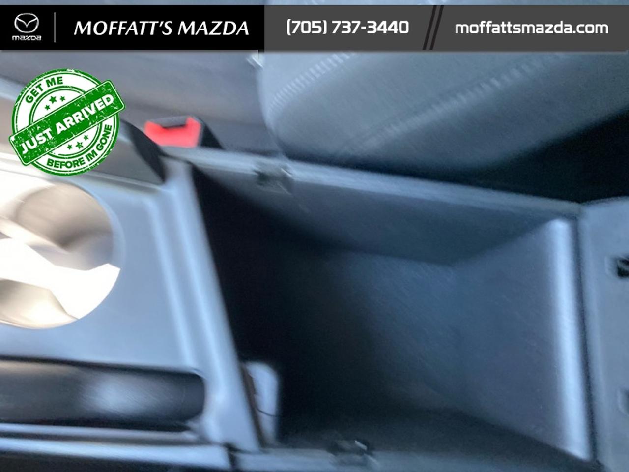 2022 Hyundai Elantra Preferred Photo
