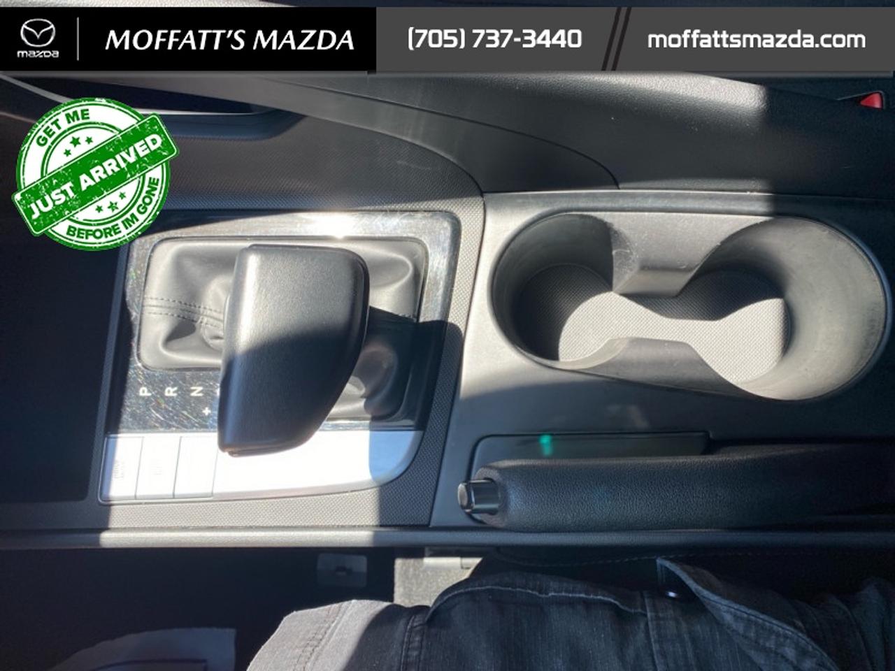 2022 Hyundai Elantra Preferred Photo
