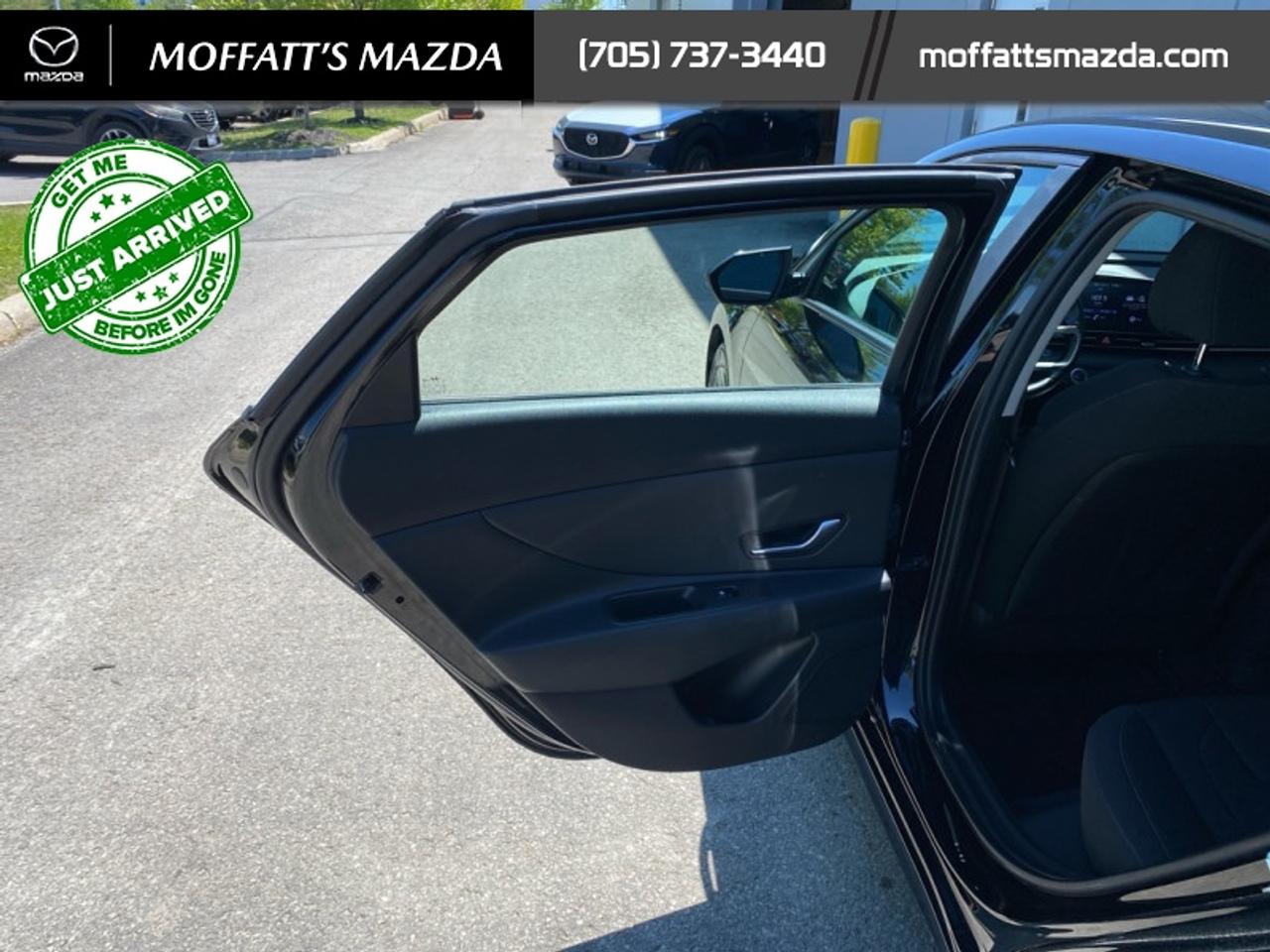 2022 Hyundai Elantra Preferred Photo