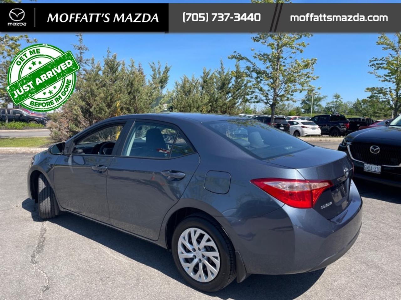 2017 Toyota Corolla LE Photo3