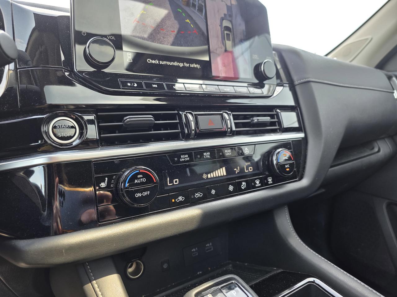 2024 Nissan Pathfinder SL AWD | CLEAN CARFAX | Apple Car Play | Android Auto | Photo
