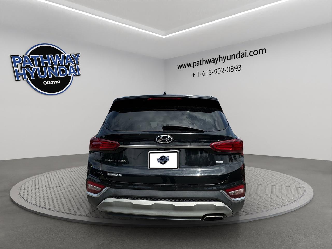 2020 Hyundai Santa Fe Preferred | Pano Roof |  Reverse Cam | Heated Seats Photo4