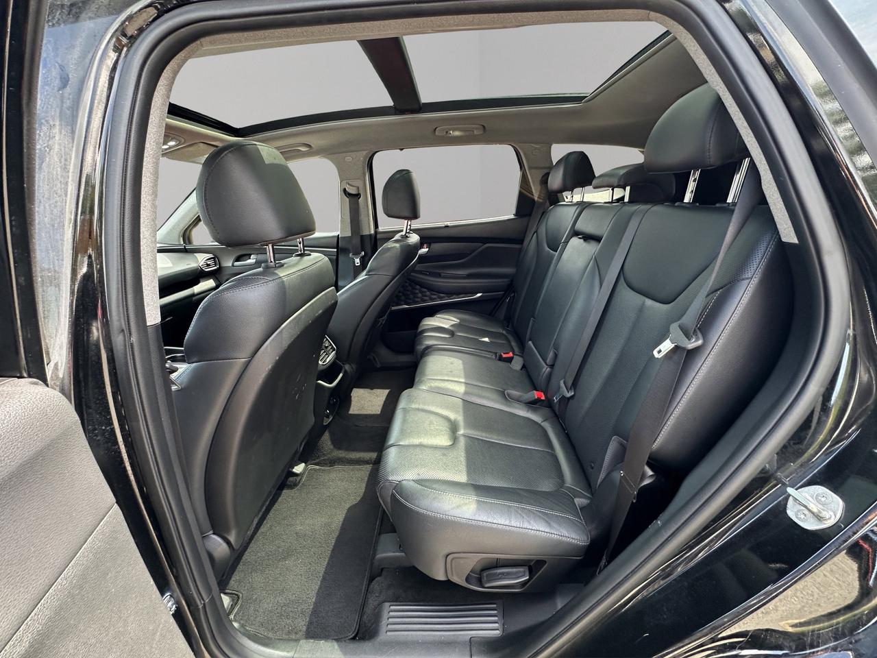 2020 Hyundai Santa Fe Preferred | Pano Roof |  Reverse Cam | Heated Seats Photo