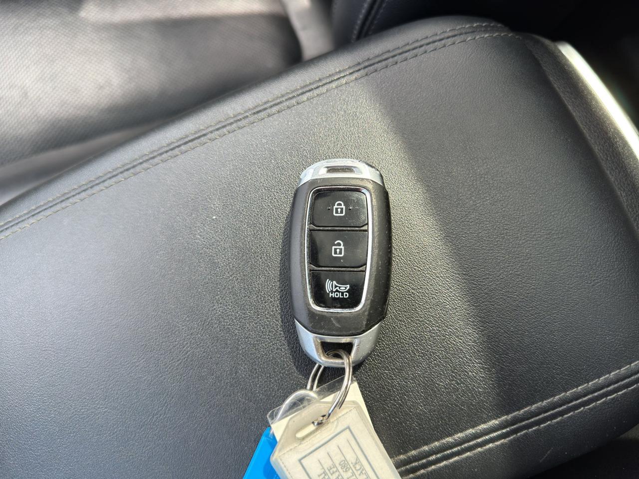 2020 Hyundai Santa Fe Preferred | Pano Roof |  Reverse Cam | Heated Seats Photo