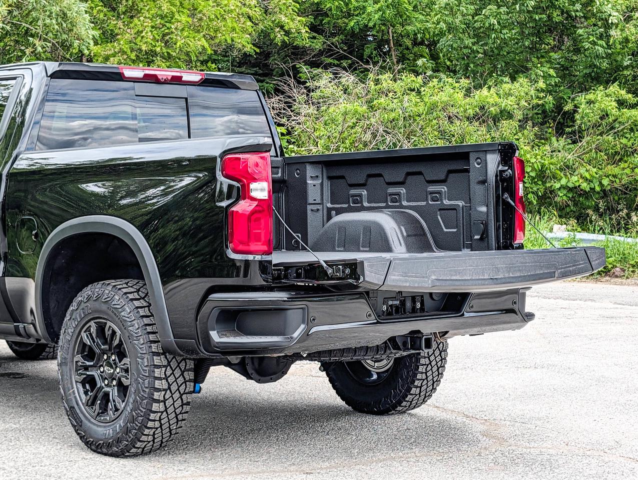 2026 Chevrolet Silverado 1500 ZR2 Photo