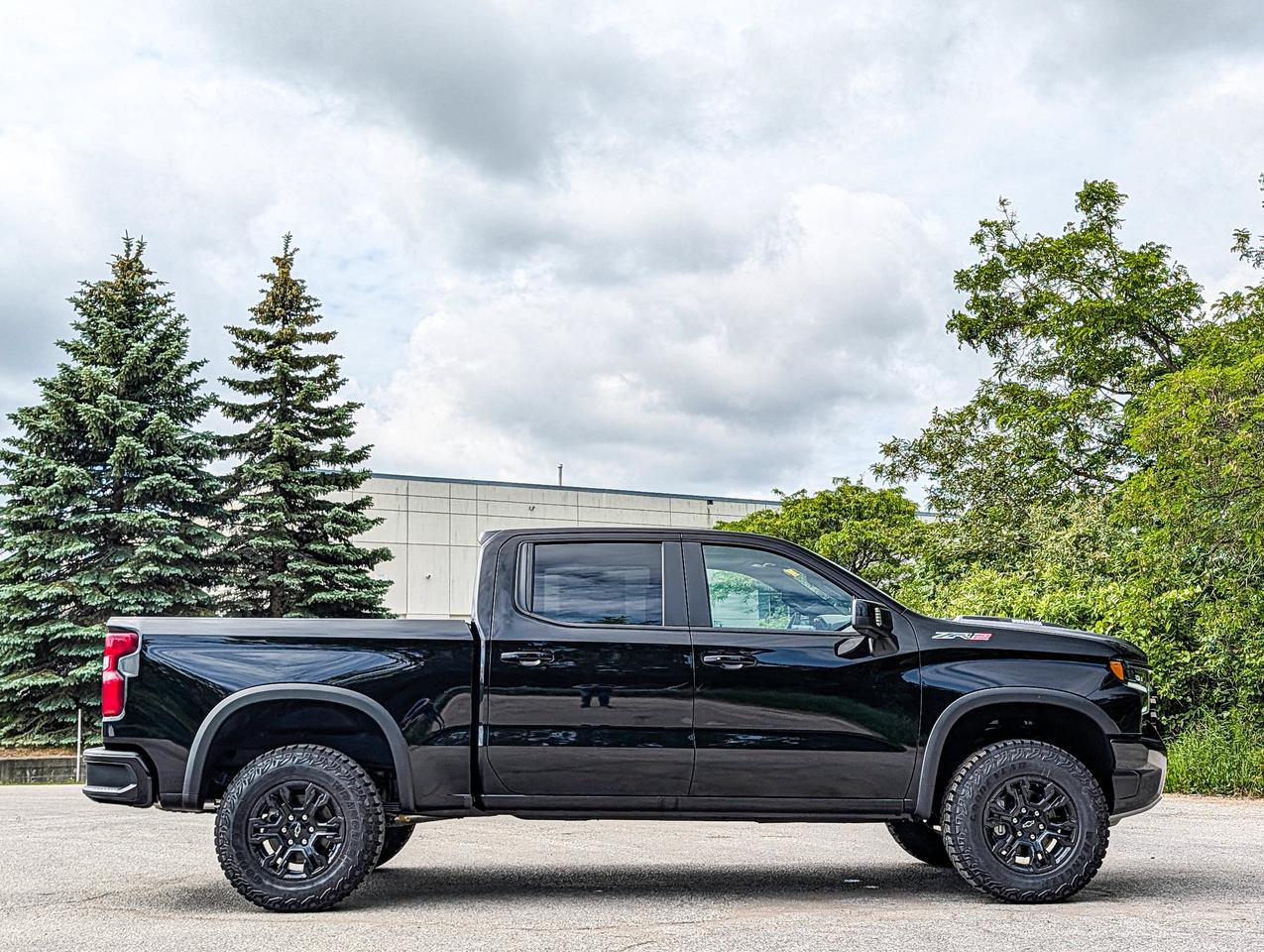 2026 Chevrolet Silverado 1500 ZR2 Photo