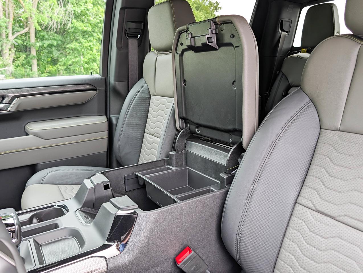 2026 Chevrolet Silverado 1500 ZR2 Photo