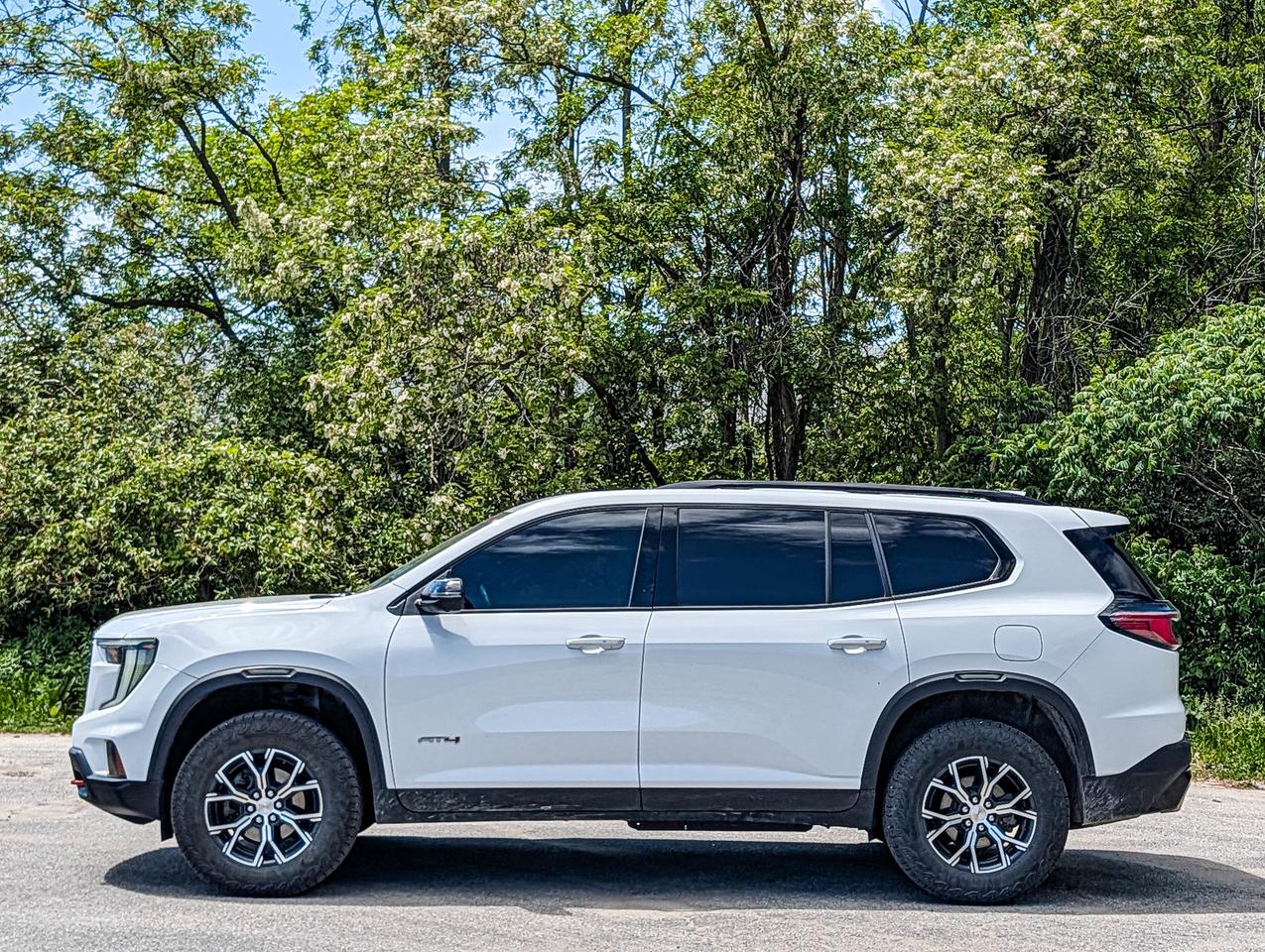 2024 GMC Acadia AT4 Photo