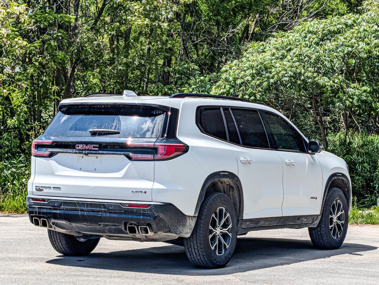 2024 GMC Acadia AT4 Photo