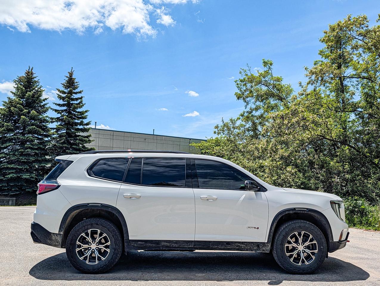 2024 GMC Acadia AT4 Photo