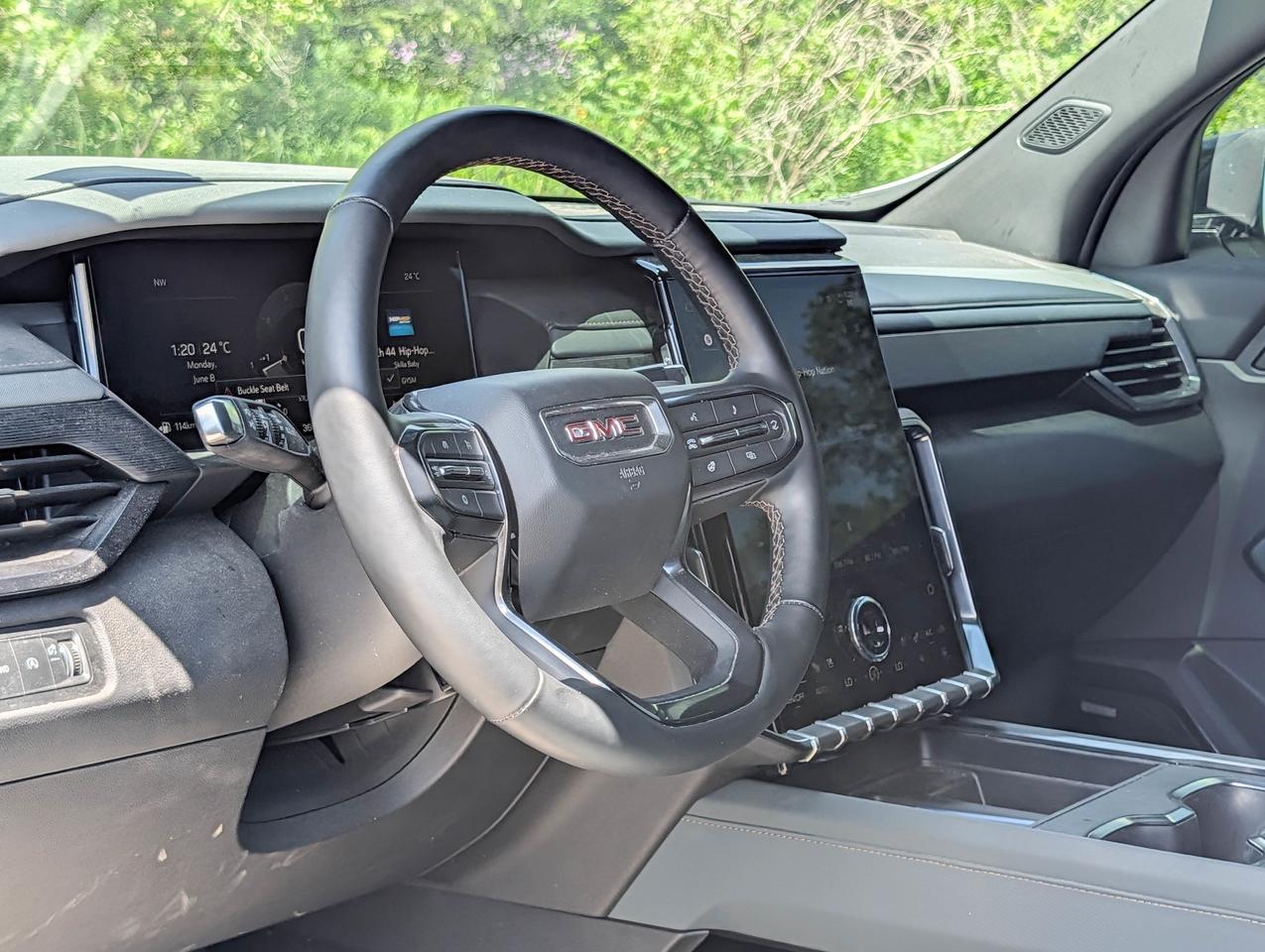 2024 GMC Acadia AT4 Photo