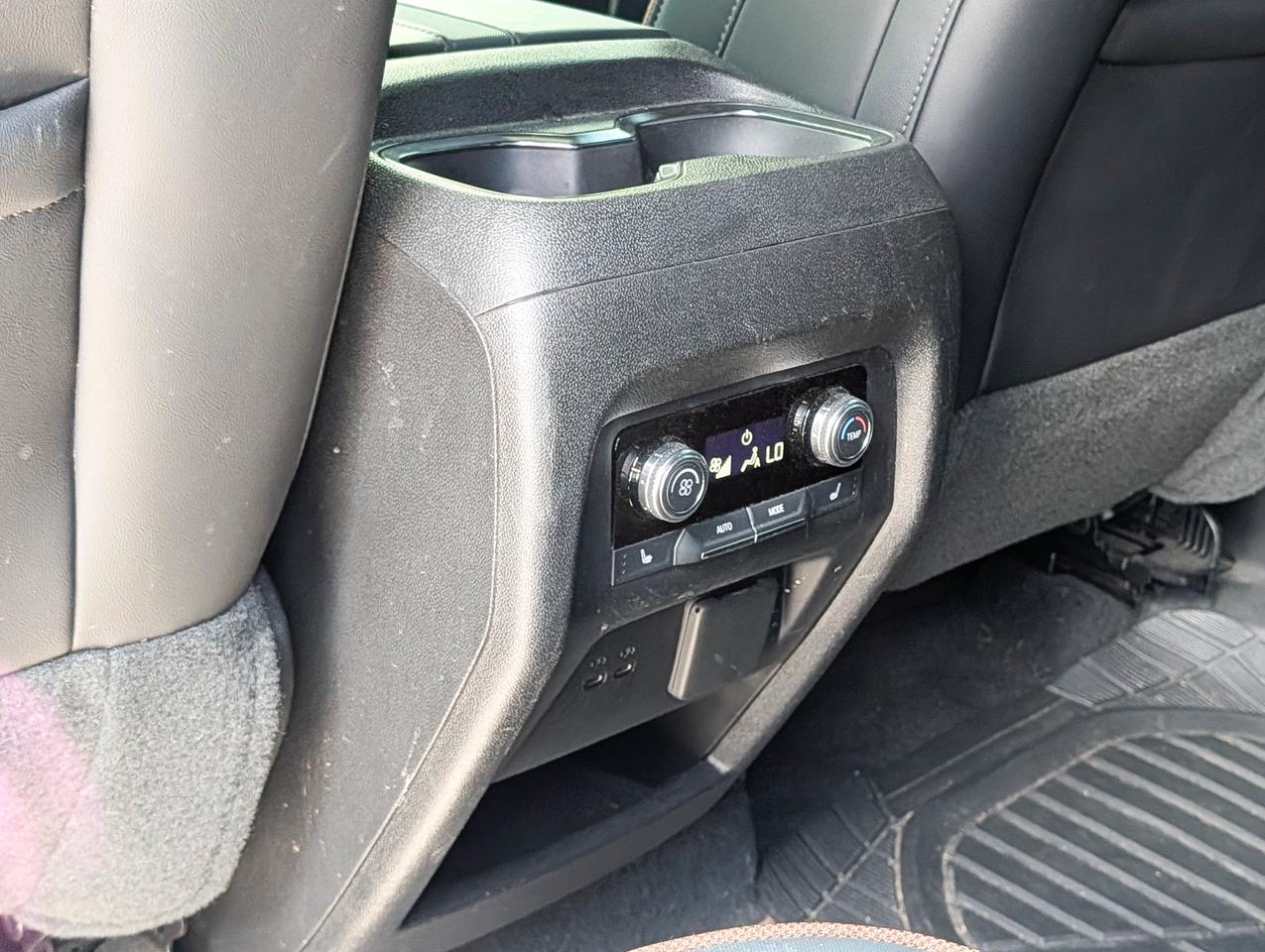 2024 GMC Acadia AT4 Photo