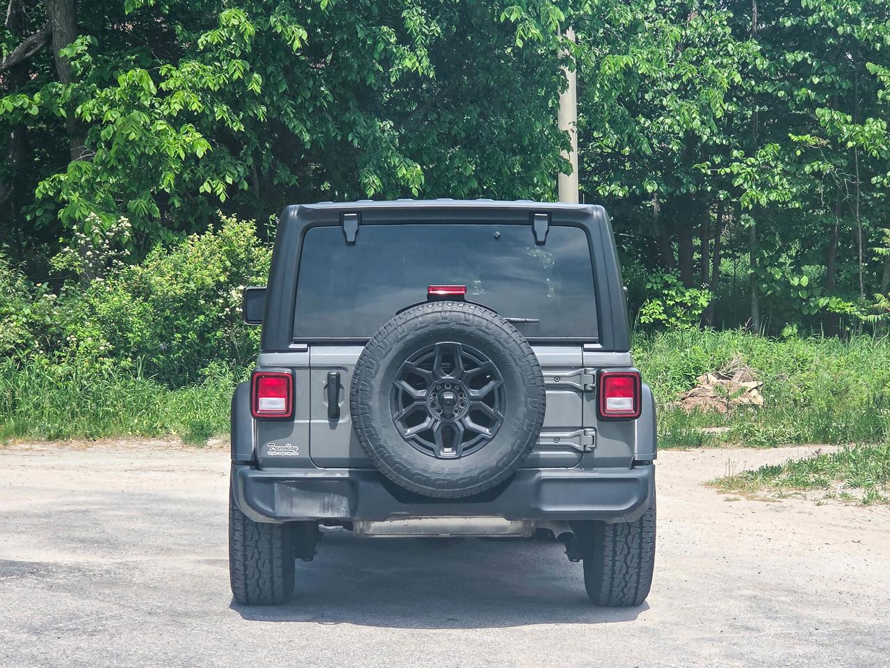2022 Jeep Wrangler Sport S Photo