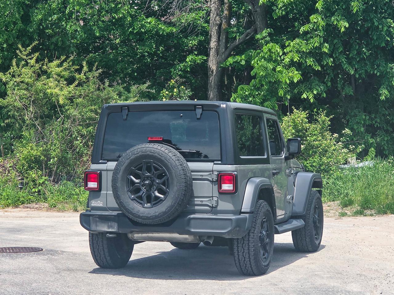 2022 Jeep Wrangler Sport S Photo