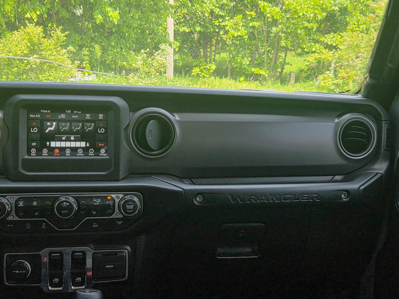 2022 Jeep Wrangler Sport S Photo