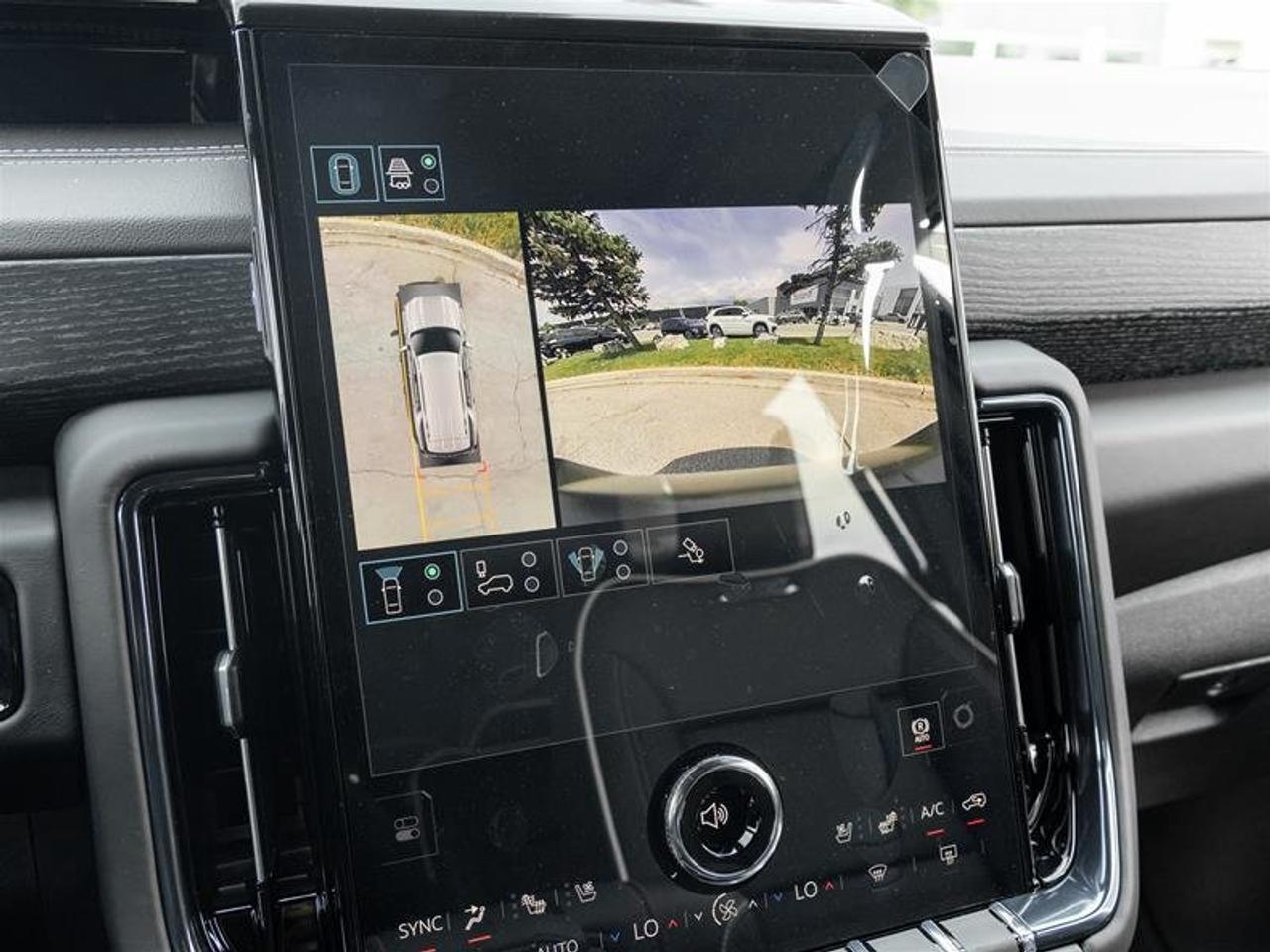 2026 GMC Yukon AT4 Ultimate Photo