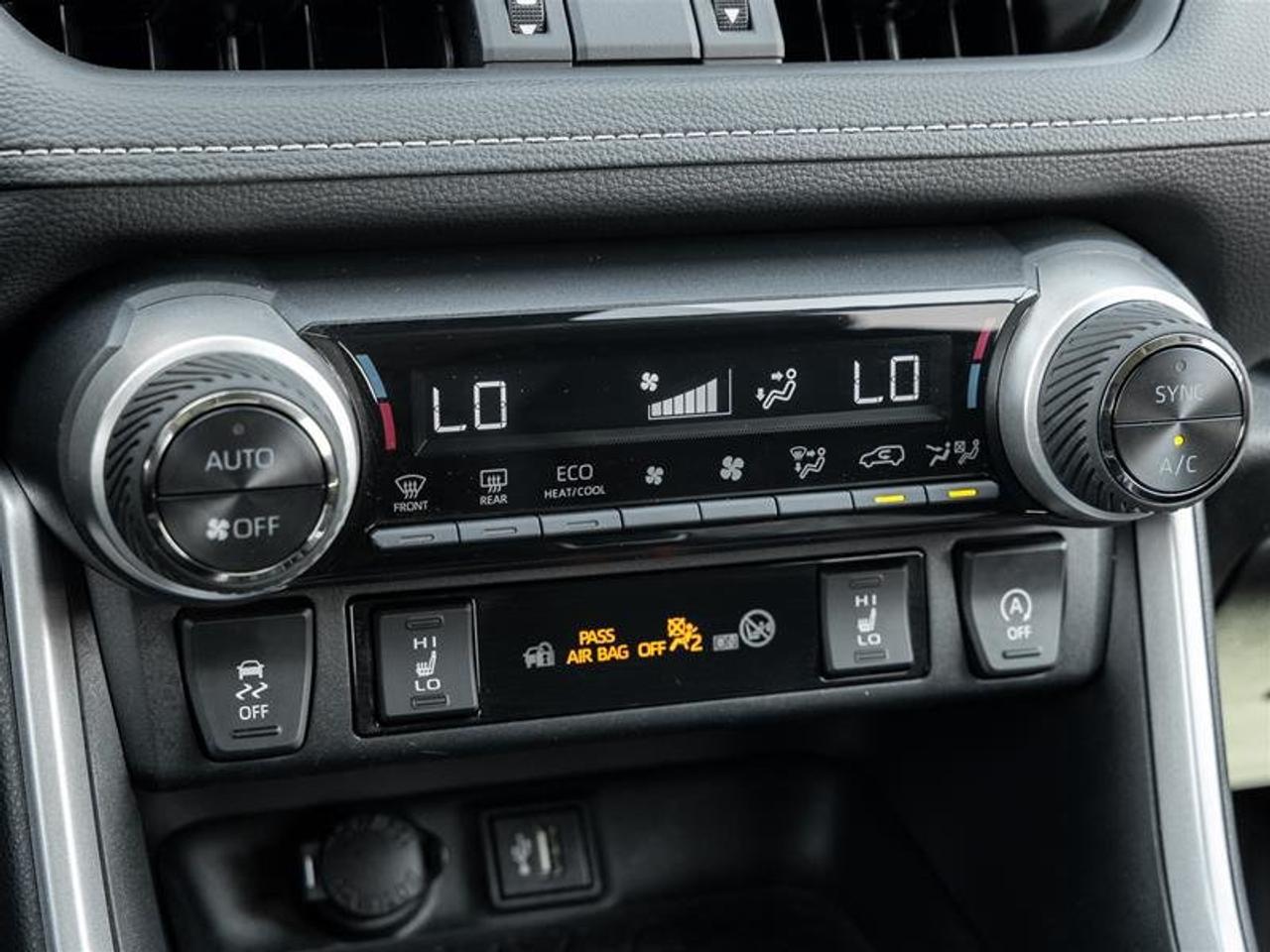 2024 Toyota RAV4 XLE AWD Sunroof | Backup Cam | Heated Seats | XLE Photo