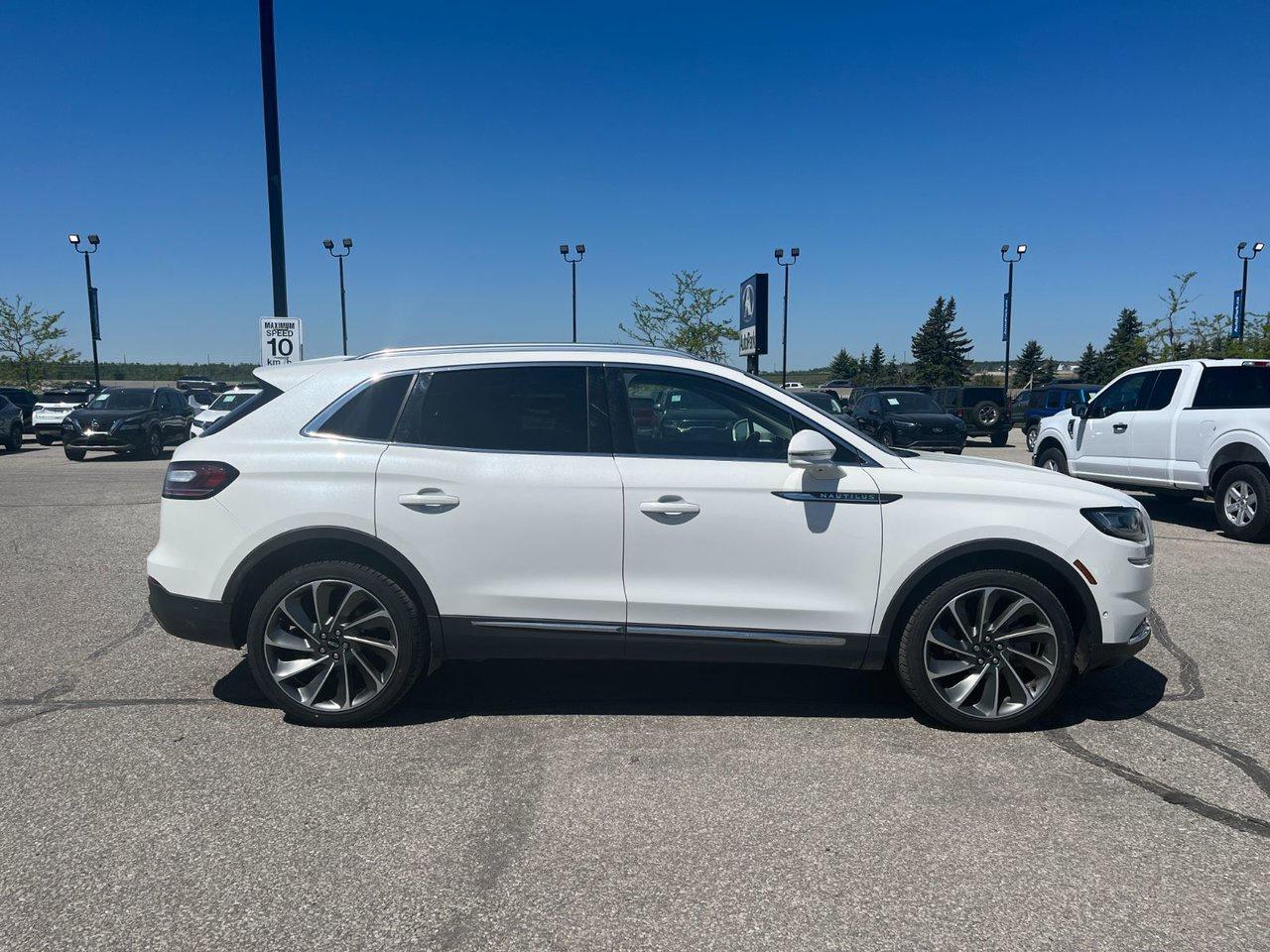 2022 Lincoln Nautilus Reserve AWD Photo