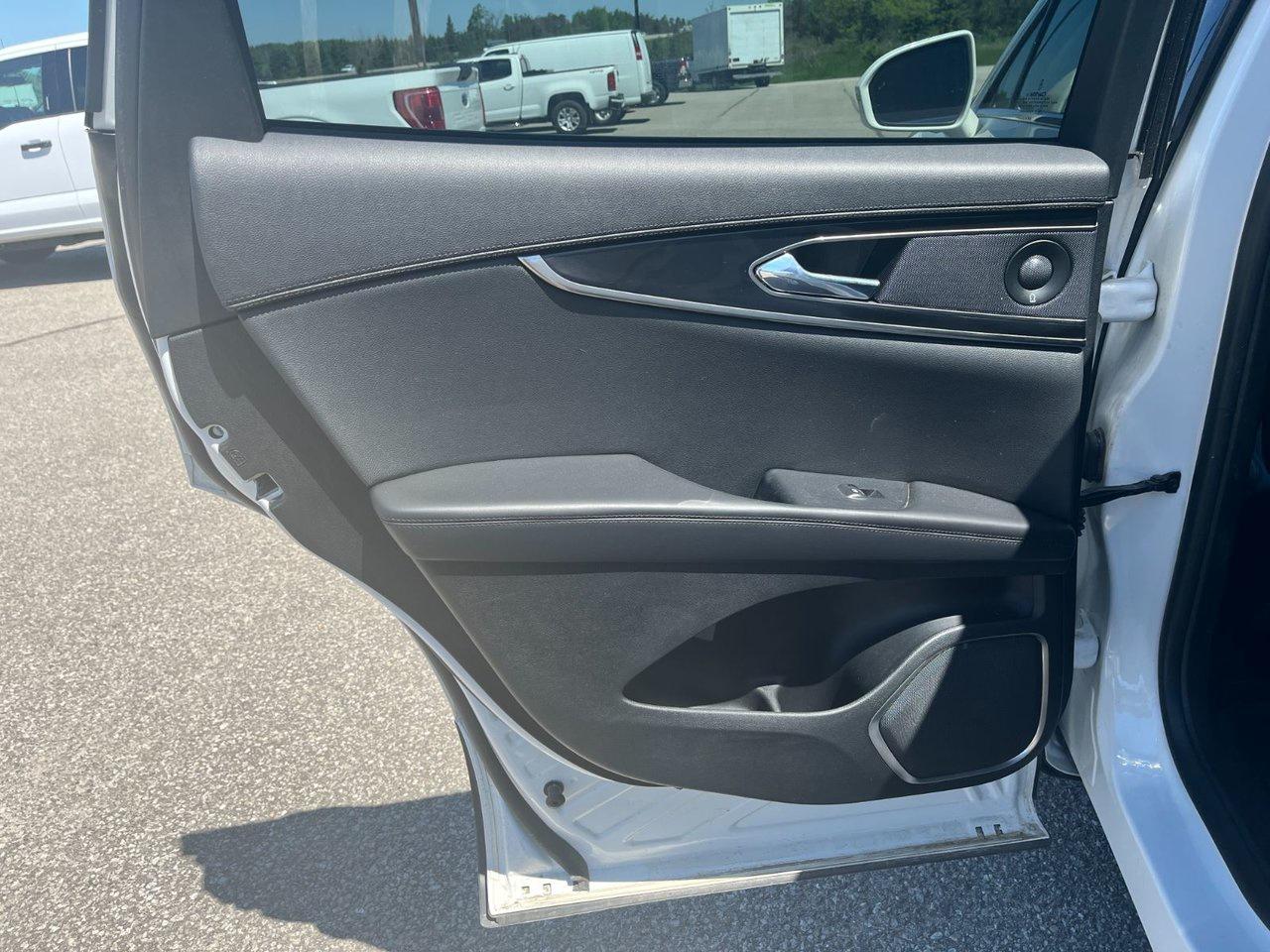 2022 Lincoln Nautilus Reserve AWD Photo