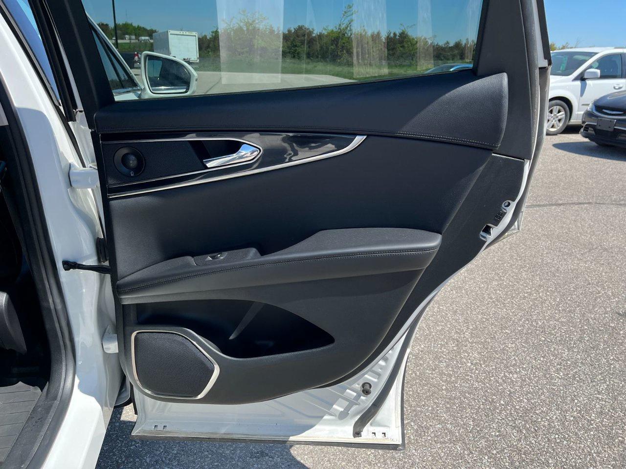 2022 Lincoln Nautilus Reserve AWD Photo