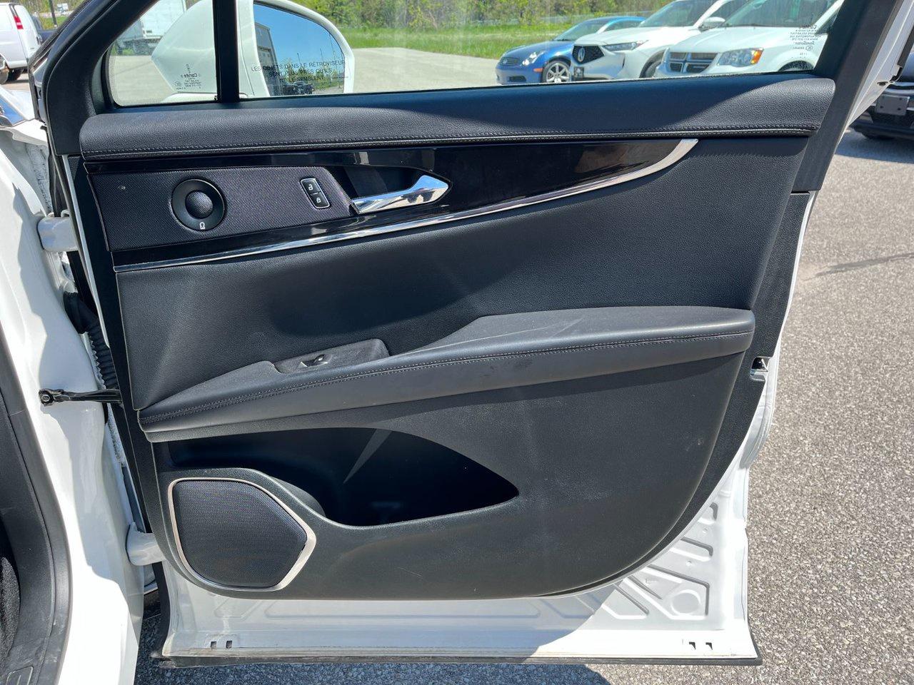 2022 Lincoln Nautilus Reserve AWD Photo