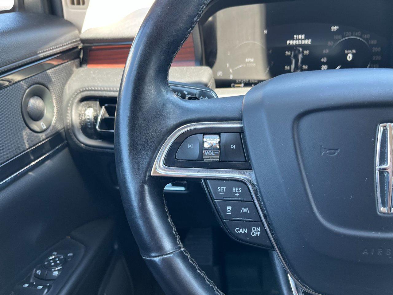 2022 Lincoln Nautilus Reserve AWD Photo