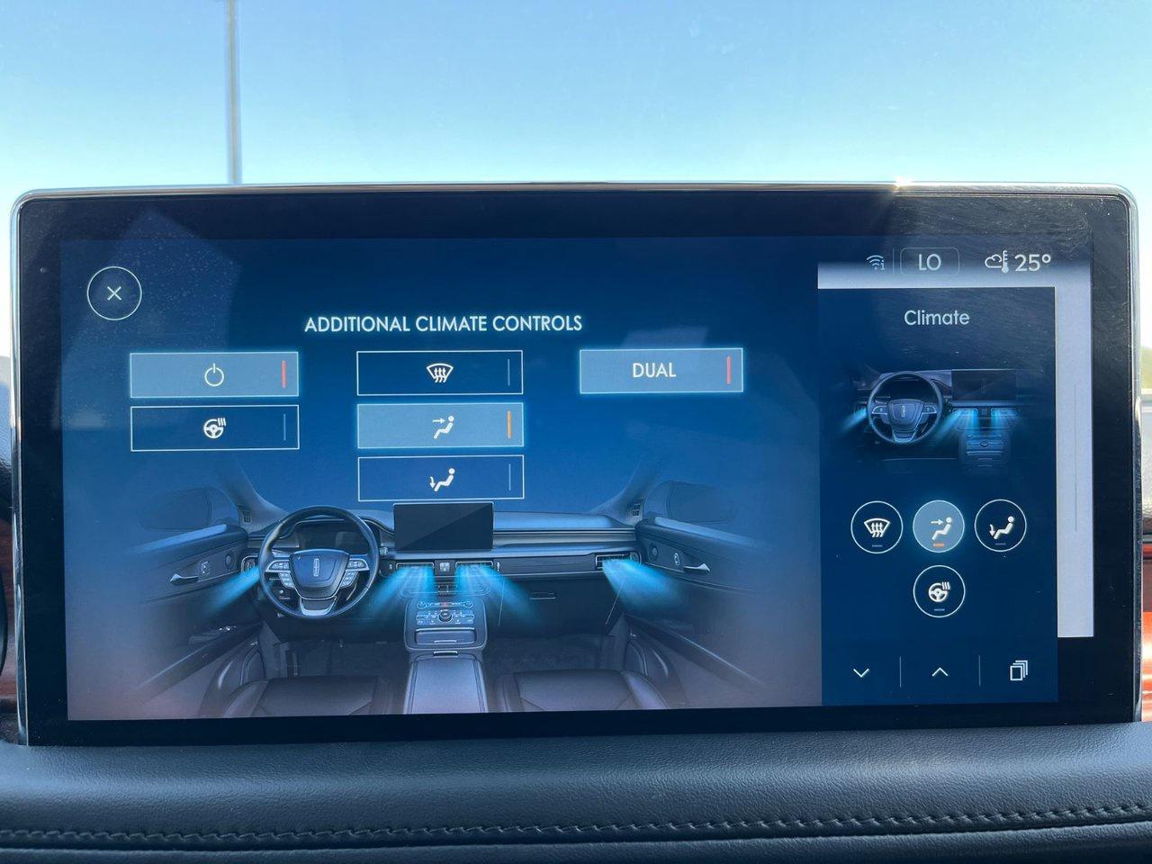 2022 Lincoln Nautilus Reserve AWD Photo