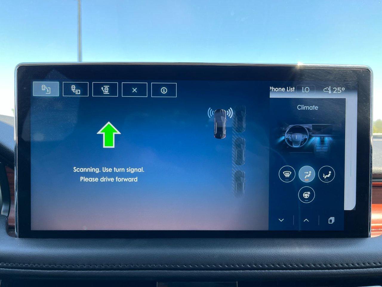 2022 Lincoln Nautilus Reserve AWD Photo