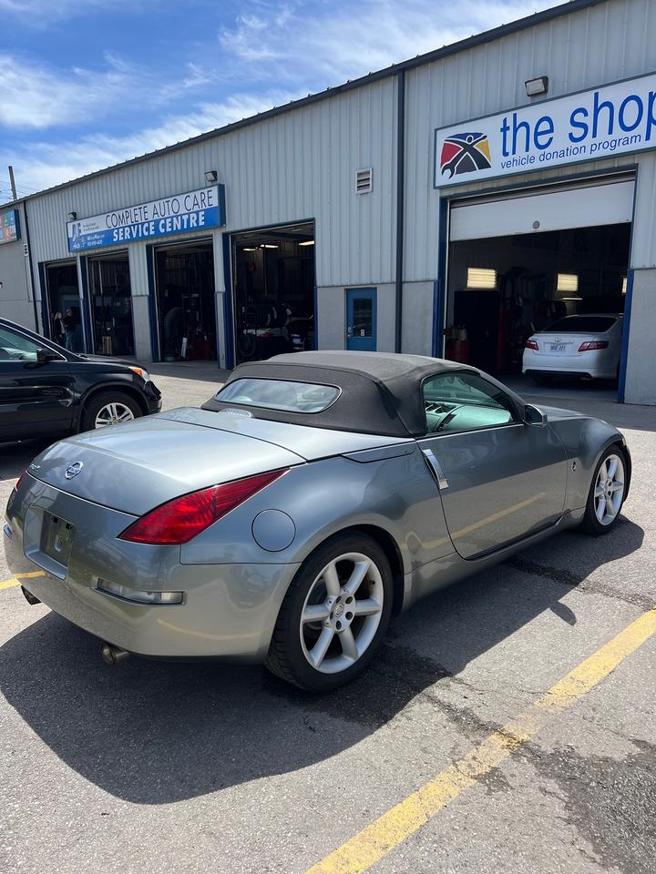 2005 Nissan 350Z TOURING Photo