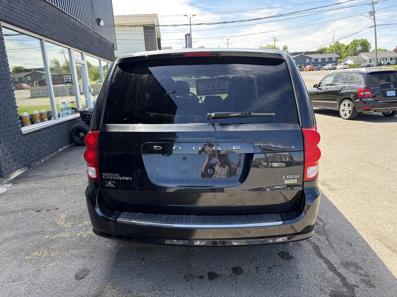 2016 Dodge Grand Caravan Crew - Photo #4