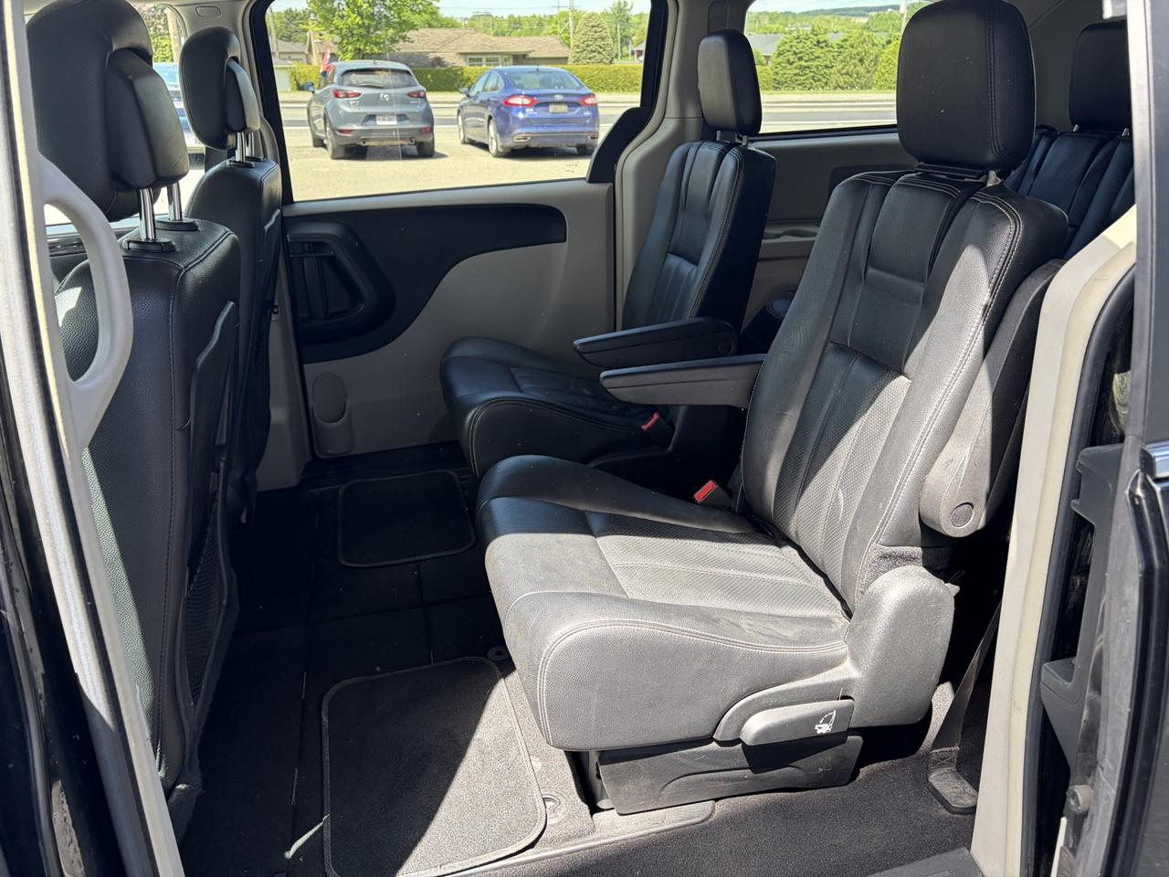 2016 Dodge Grand Caravan Crew Photo