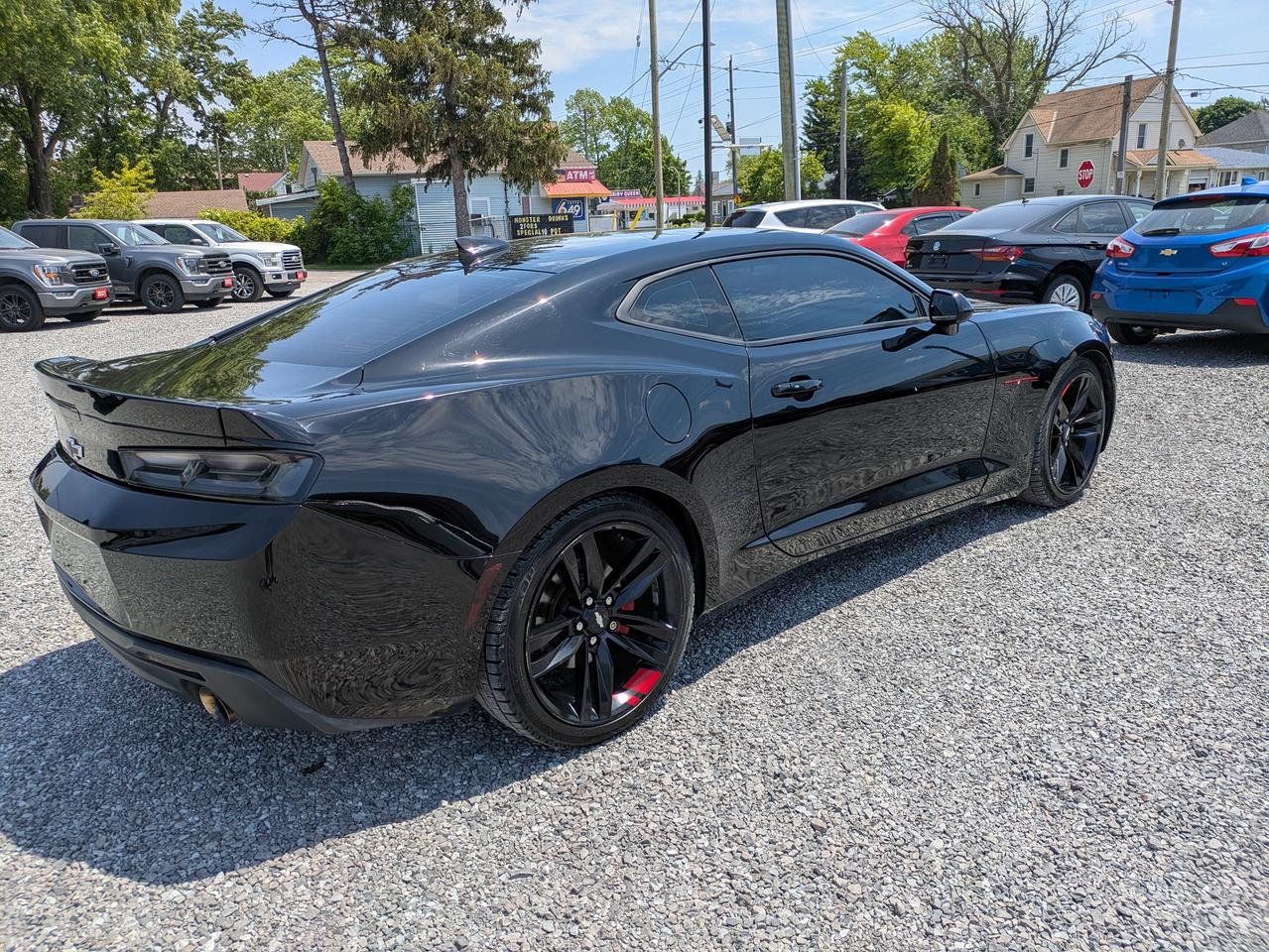 2018 Chevrolet Camaro 2dr Cpe 1LT Photo4