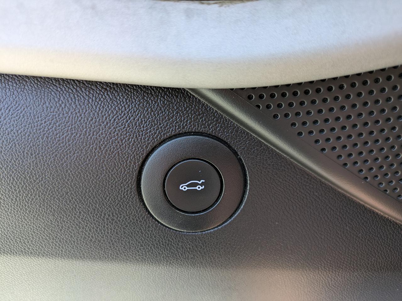2018 Chevrolet Camaro 2dr Cpe 1LT Photo
