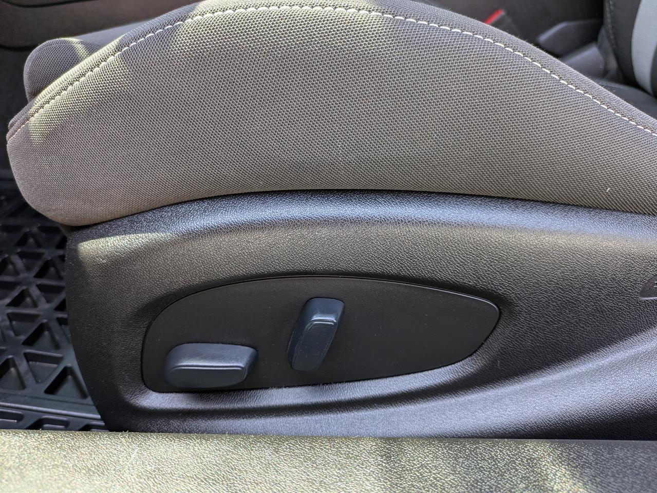 2018 Chevrolet Camaro 2dr Cpe 1LT Photo