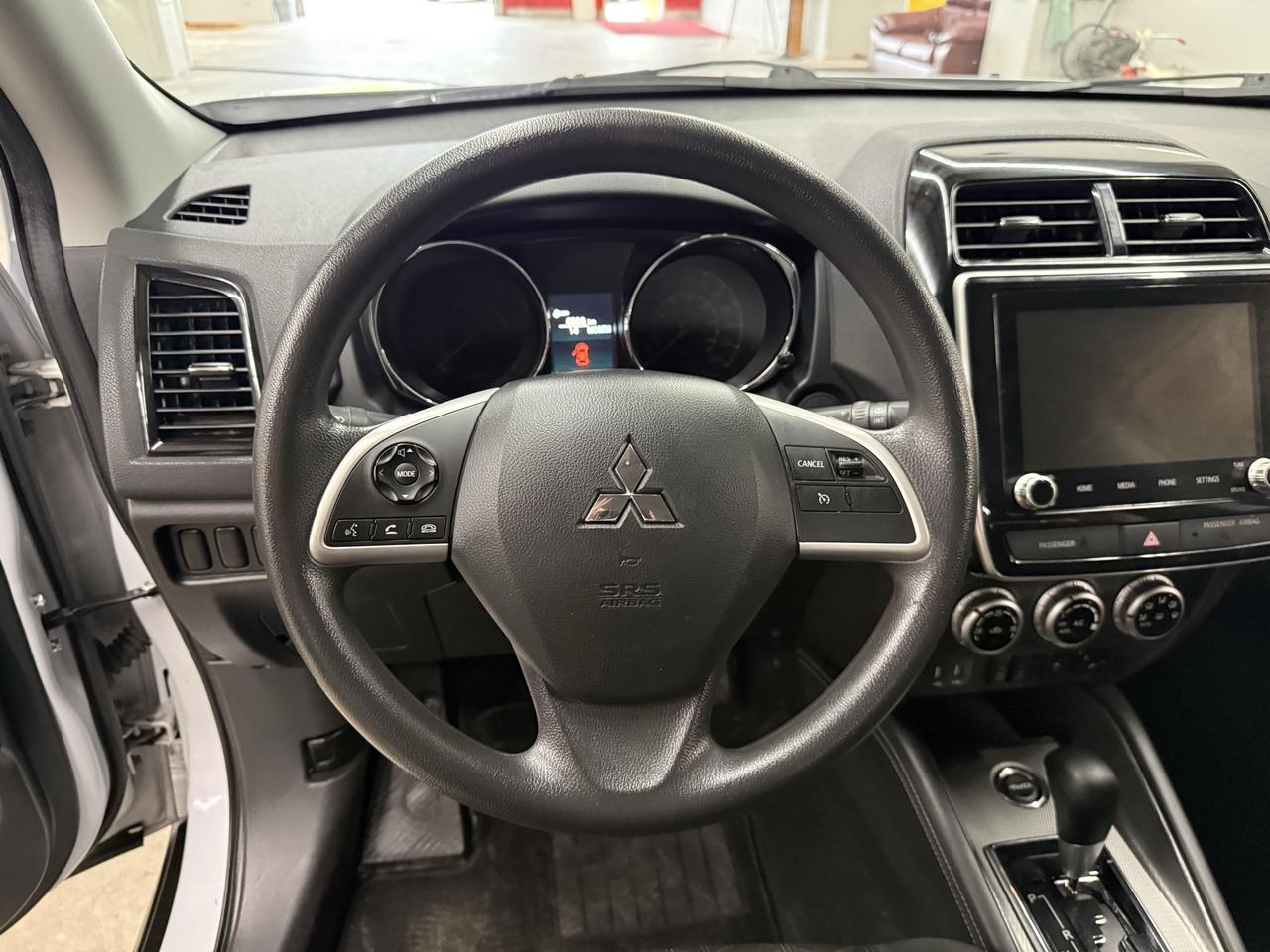 2023 Mitsubishi RVR ES Photo