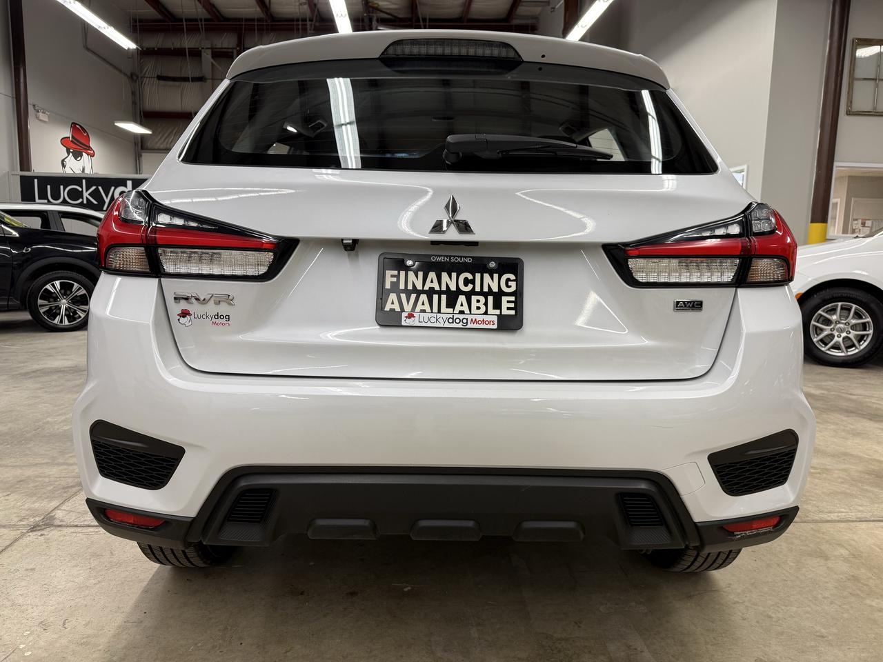 2023 Mitsubishi RVR ES Photo4